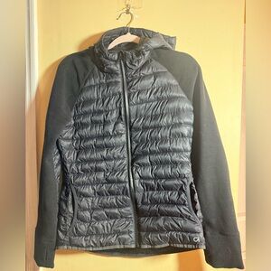 GAP FIT Women's Black Puffer Jacket, medium